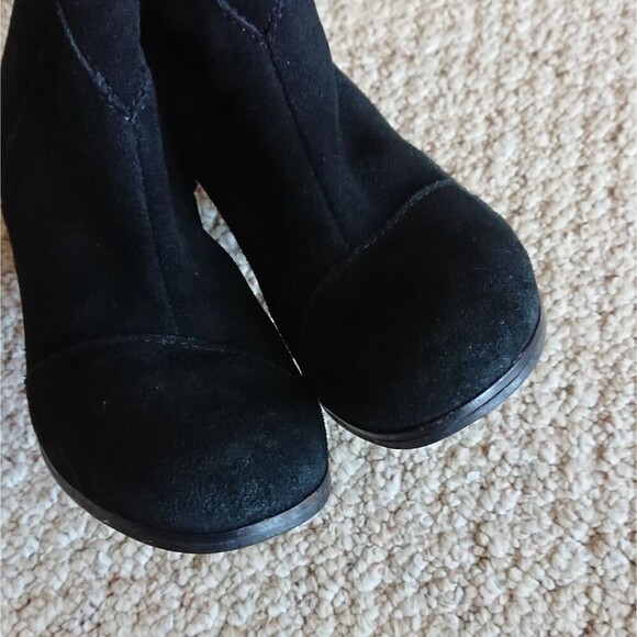 Toms black suede booties size 7 - Picture 7 of 12